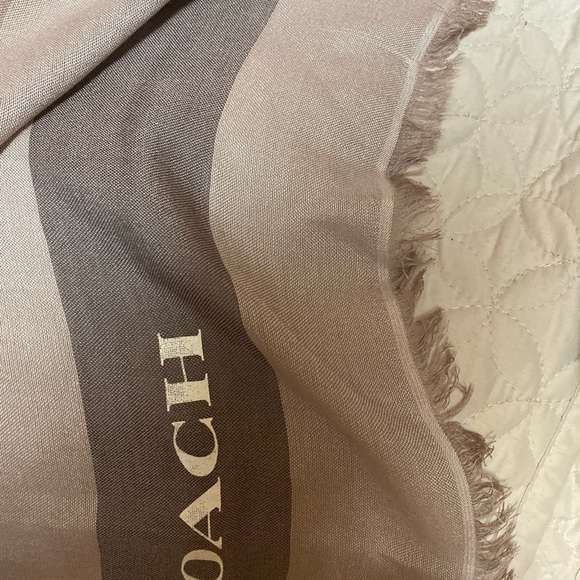 PRICE IS ABSOLUTELY FIRM. COACH Windowpane Challis - Picture 5 of 8